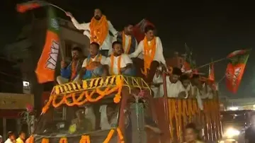 BJYM-Police scuffle: Irashish Acharya, 21 others released from jail, accorded rousing welcome 