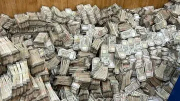 I-T raids in Odisha: Cash counting ends in Bolangir, total seizure at Rs 305 cr