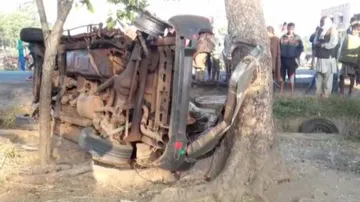 2 killed, 2 injured as truck hits van in Keonjhar
