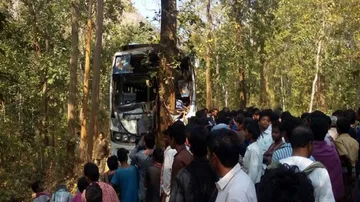 1 killed, 56 injured as bus hits tree in Berhampur