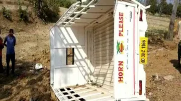 Four killed, 11 critically injured after pickup van overturns in Malkangiri