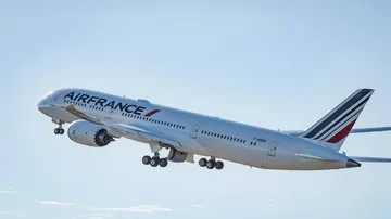 Air France plane forced to land in Canada after engine blowout
