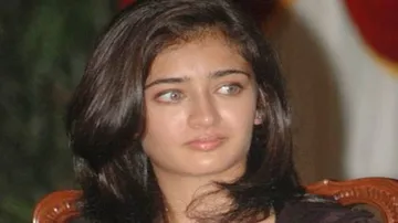 Treat every film as first: Akshara Haasan