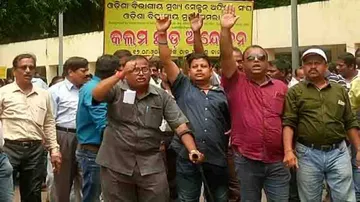 Agitating section officers allege superiors ignoring CM orders