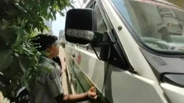 Pleading Minor Boy Sees Father Die As Ambulance Denies Service Citing COVID-19 Protocol