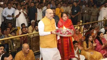 Shah performs aarti at Jagannath temple, kick-starts rath yatra