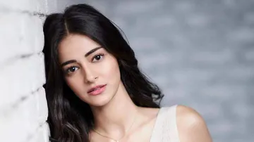 Watch Ananya Panday Shocked When Her Fan Pushes Her Staff To Give Her Something