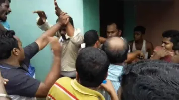 4 hurt in group clash over reopening of liquor shop in Kendrapara