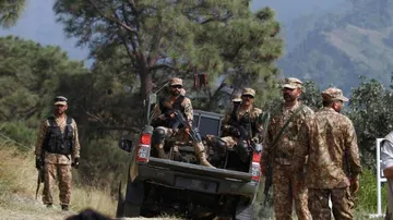 Pakistan sends back Indian man who accidentally crossed border