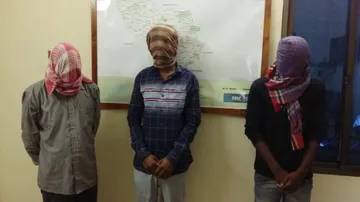 Fake currency worth Rs 10,000 seized, 3 held