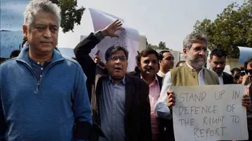 Delhi Police tenders apology to media persons