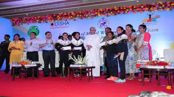 Asian Athletics Championships: CM felicitates medal winners with cash awards