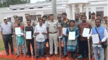 11 Good Samaritans rewarded for helping road mishap victims