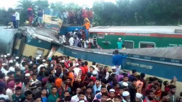 16 Killed After 2 Trains Collide In Bangladesh