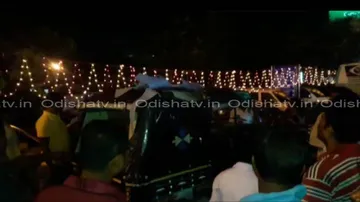 Bombs hurled near Durga puja pandal in Badambadi