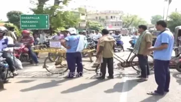 OSRTC contractual employees observe bandh over pending salary