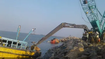 Amid Titli threat, Gopalpur Port team saves lives of Andhra fishermen