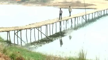 Villagers risk their lives to cross Brahmani river