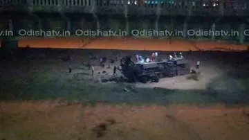 Bus falls off bridge over Mahanadi River; 10 dead, 50 injured