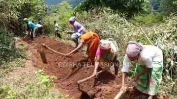 Opportunity Amidst Crisis: Migrants Help Co-Villagers Create 1 KM-Long Canal In Odisha