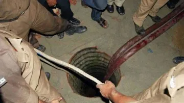 Rescuers close to child trapped in Punjab borewell for 76 hours