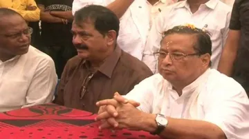 Congress team examines Gurupriya bridge