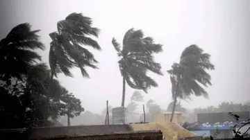 Cyclone Ockhi: 1,000 missing Kanyakumari fishermen families demand to intensify searches
