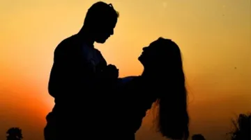 Dating app use linked to unhealthy weight control ways