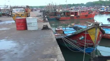 Four held for stealing diesel from cargo ship