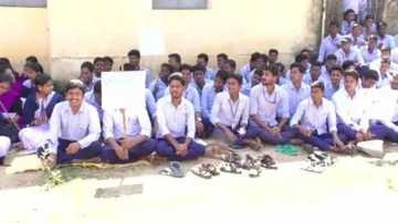 DIET students stage dharna alleging government apathy