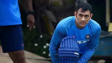 MS Dhoni dropped from Indian squad; experts feel 'it's the end'