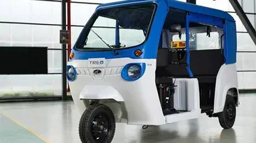 Mahindra rolls out electric autorickshaw in Bengaluru