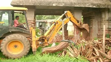 Eviction drive near Kalinga Stadium continues