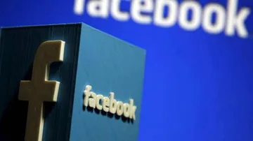 Revenge porn: Facebook to get nude images reviewed by trained person