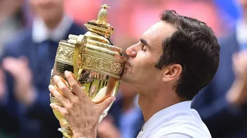 Federer wins 8th Wimbledon title