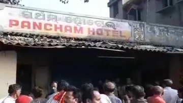 Fire breaks out in a hotel in Rourkela, 7 injured