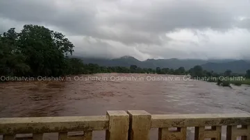 IMD forecasts heavy rains, lightning in 16 Odisha districts