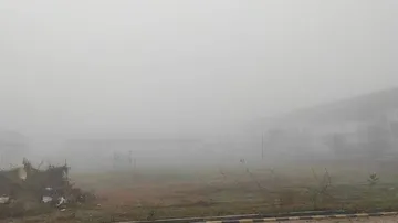 Dense Fog Engulfs Bhubaneswar, Several Parts Of Odisha; Mercury To Drop Further From Dec 17
