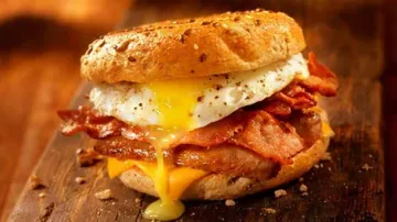 Eating high-fat food in stress will add extra kilos