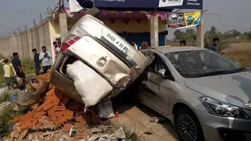 Car smuggling ganja meets with accident in Odisha