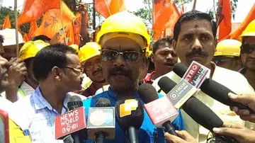 SR Rungta Mines labourers gherao Keonjhar Collector's office