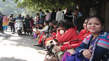 15,000 'guest' school teachers to become permanent