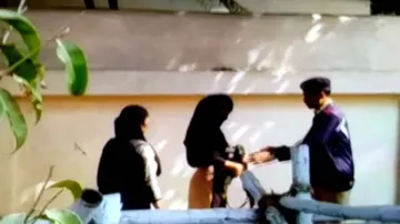 Odisha cop hands over AK-47 to girl during R-Day celebrations