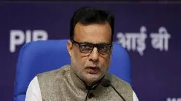 Service tax rate to rise from 15% to 18% under GST: Hasmukh Adhia
