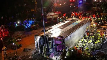 18 killed, 62 injured in bus crash in Hong Kong