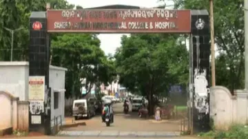 Minor girl set afire by jilted lover dies during treatment