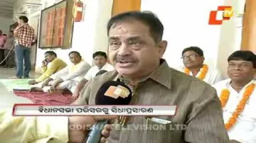 Cops evict SC/ST MLAs on dharna in Assembly