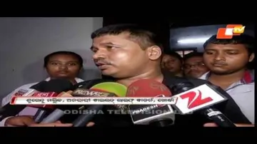 OUAT docs conduct surgery on ailing cobra successfully