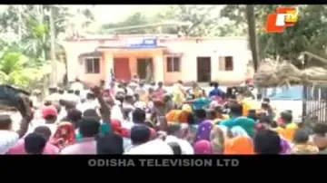 Dalits pelt stones at Nimapada police station demanding arrest of rape accused