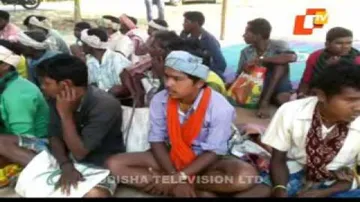 40 Maoist symapthisers surrender before Malkangiri SP